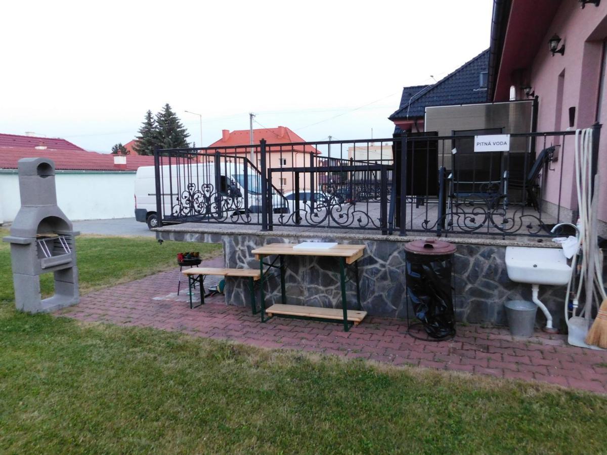 Apartmanovy Penzion Bajmóc Kültér fotó