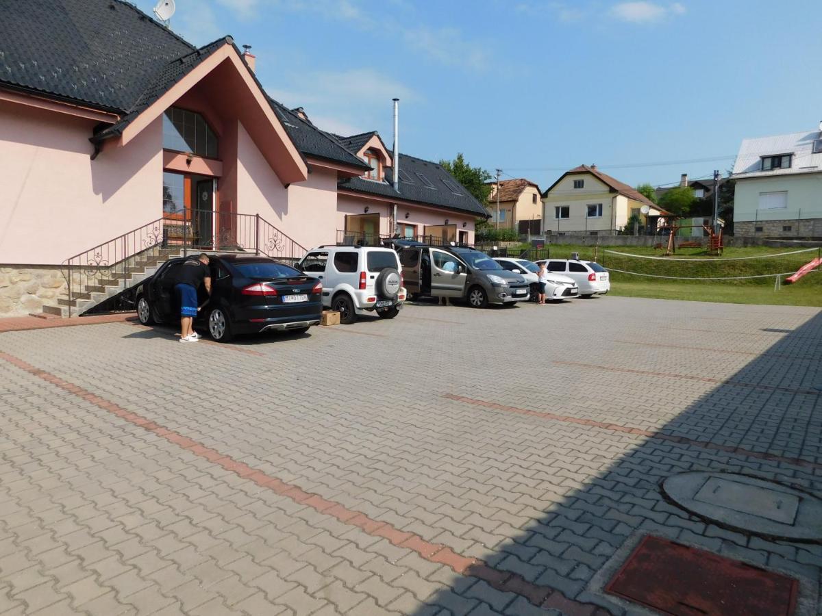 Apartmanovy Penzion Bajmóc Kültér fotó